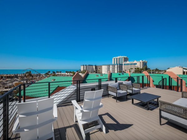Lido Key Ten Bedroom Steps to  Beach Luxury Rental Walk to St. Armands Circle WOW!